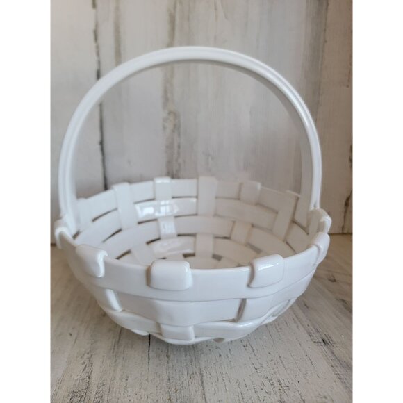 Vintage Italy white basket porcelain home decor xmas figure - Picture 1 of 8